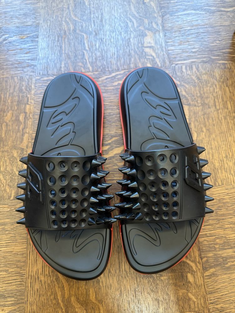 Christian Louboutin Take it Easy чехли