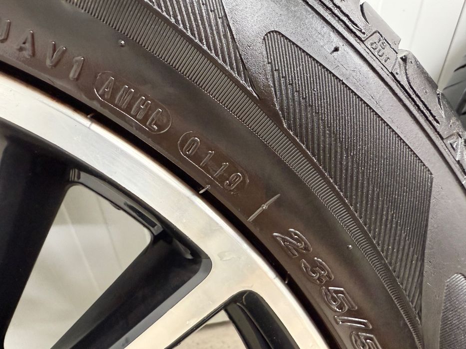 ЛетиДжантиNissanQashqai 19* 5х114.3* 66.1*7J*ET40+Летни гуми 235/50/19