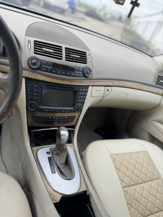Dezmembrez Mercedes W211 E280 4 matic