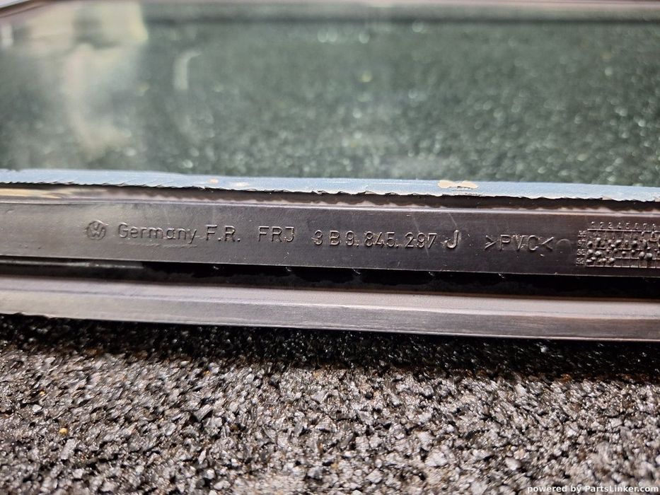 Geam fix lateral stanga spate VOLKSWAGEN PASSAT Estate (3B5) [ 1997 - 2001 ] TDI (AJM, ATJ) 85KW|115HP OEM 3B9845297J