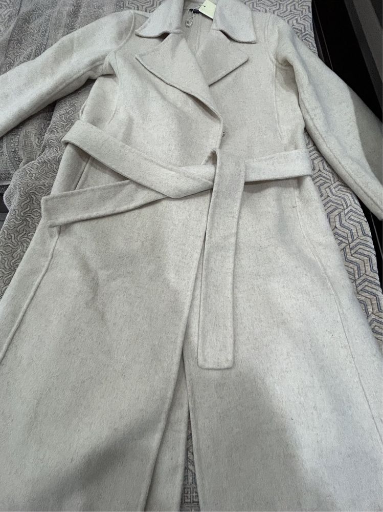 Женское новое пальто,молочного цвета/айвори,размер S/XS