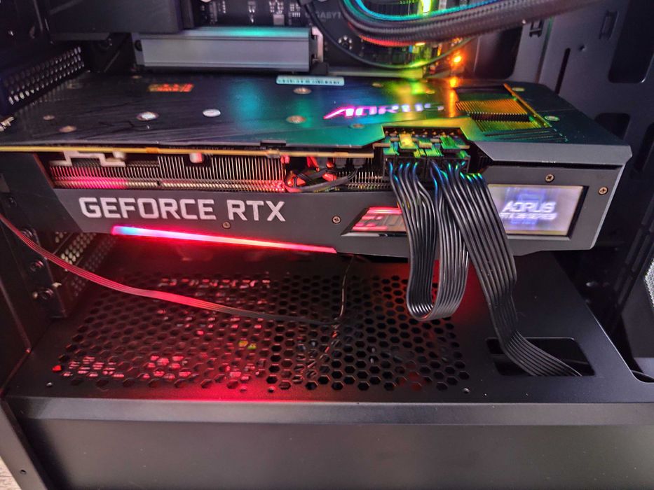 Продам видеокарту RTX 3070 Aorus Master
