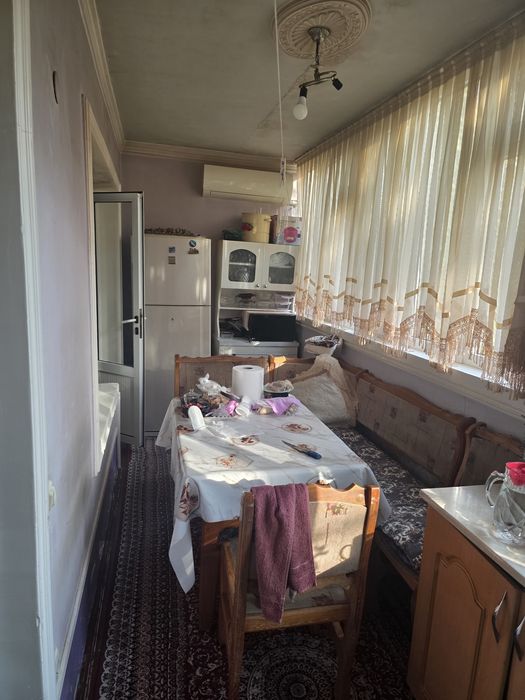 Срочно Микрайонда 2 этаж 2 хонали уй сотилади