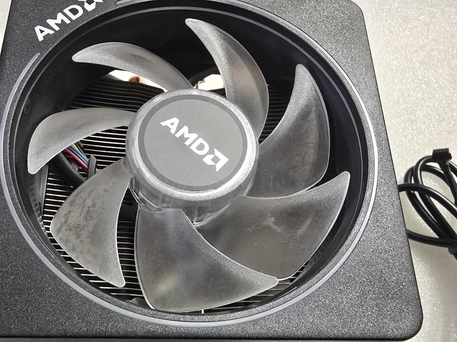 Cooler Procesor AMD Wraith Prism RGB Socket AM4 and AMD Ryzen