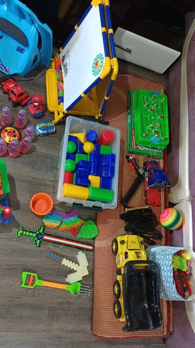 Продам игрушки, за символическую плату