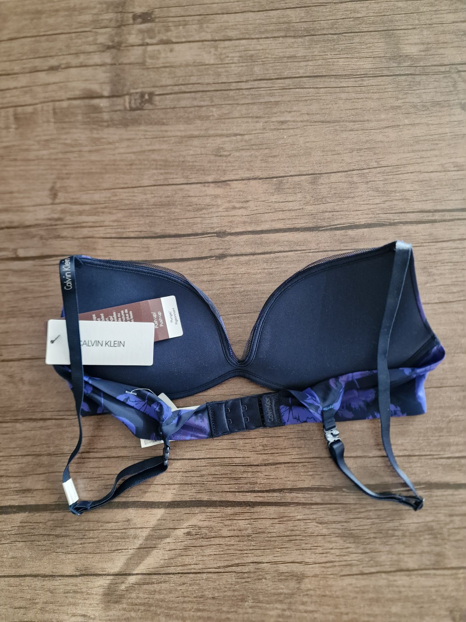 Сутиен CALVIN KLEIN размер 34А / 75А