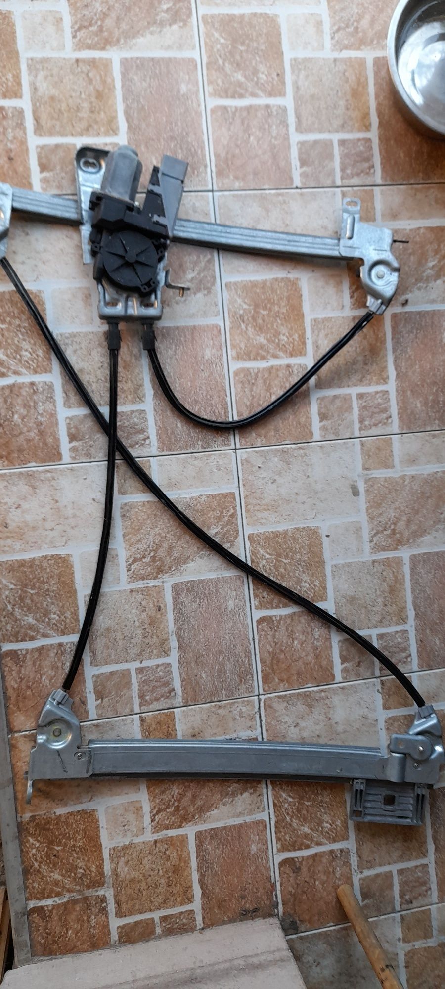 Macara electrica  geam citroen c3 pluriel partea dreapta fata