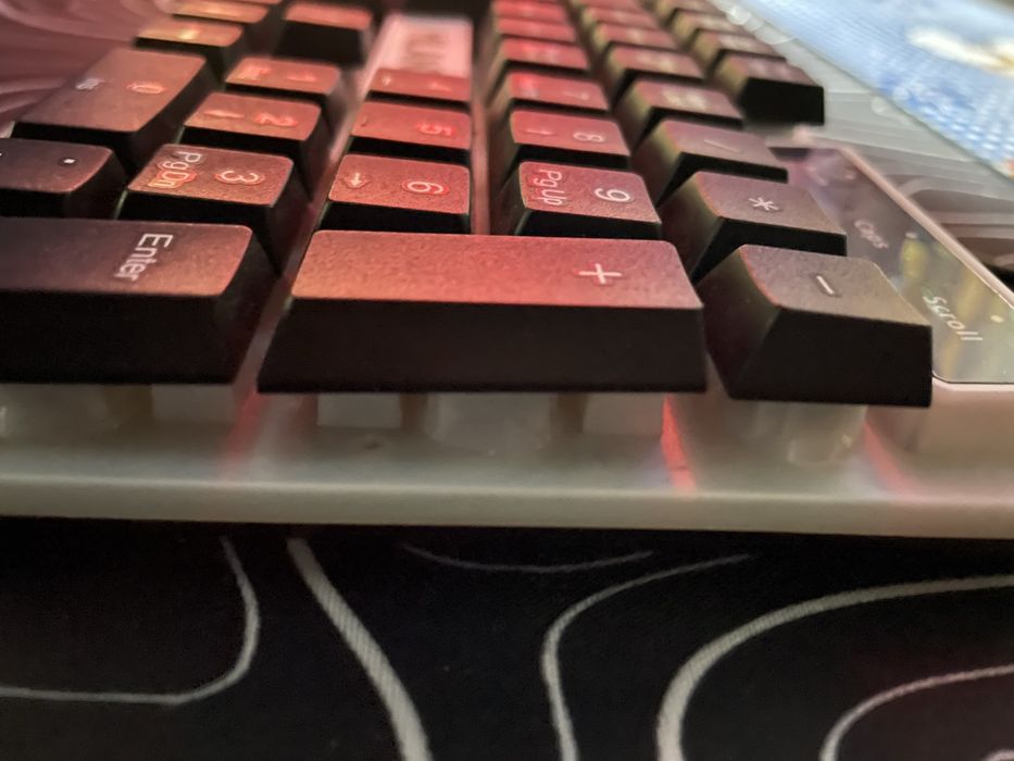 Vand tastatura noua nouta folosita o singura data