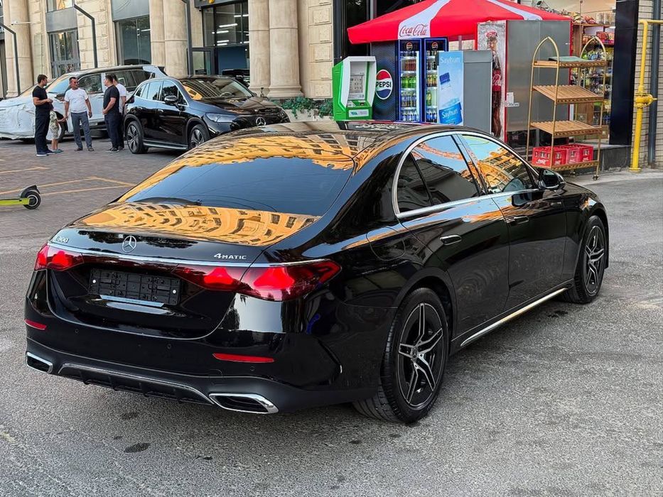 Mercedes-Benz E300 4Matic