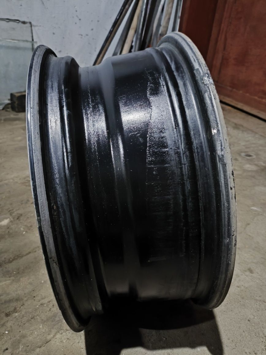 Продам диски литые R16