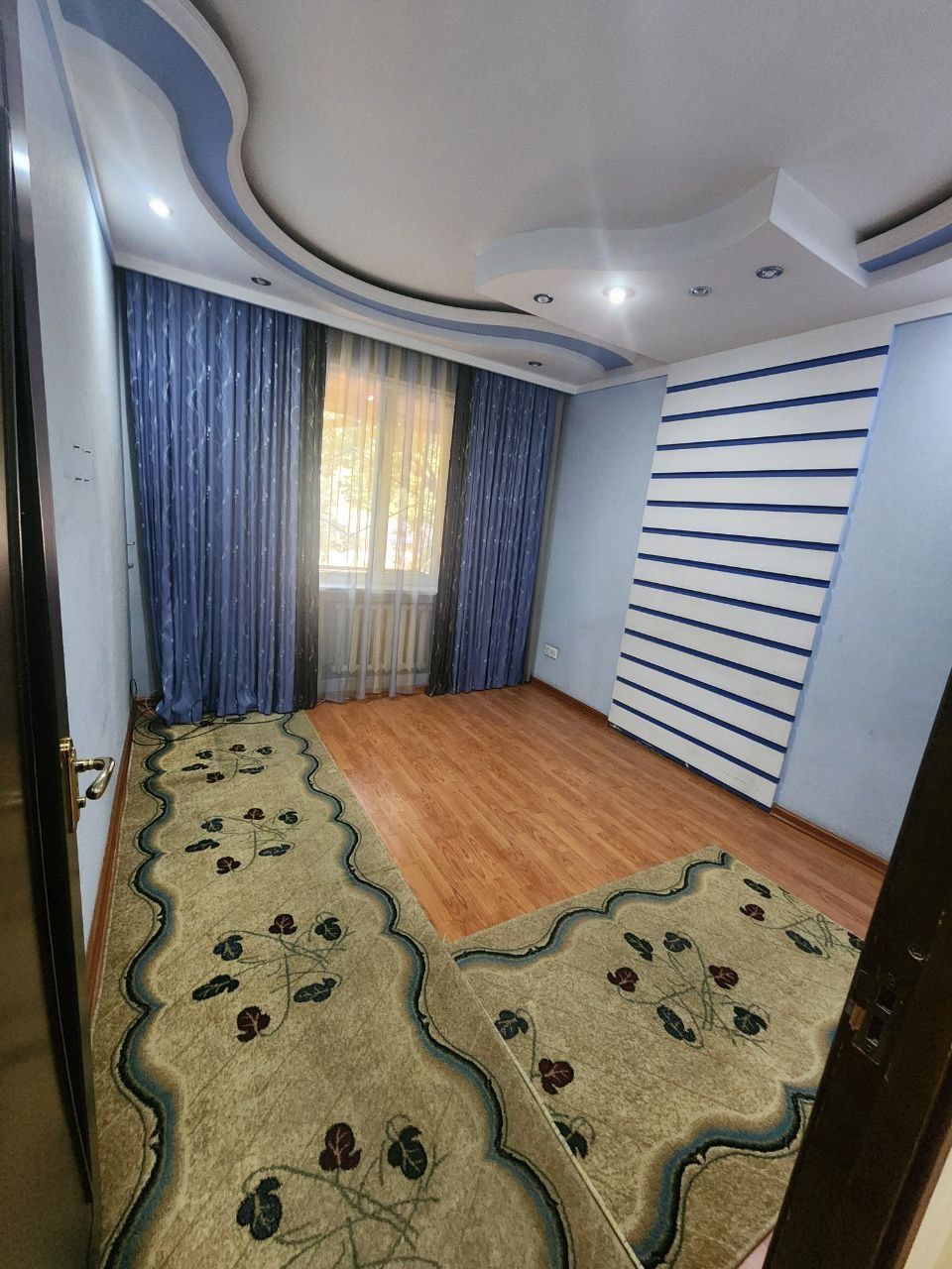Продаётся квартира Юнусабад 12 2/2/4