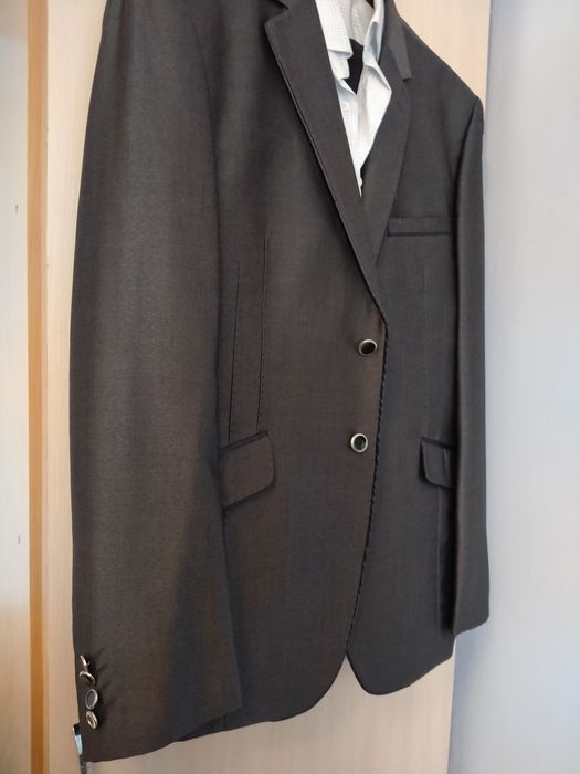 Костюмы брючной новые турецский