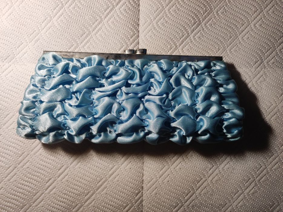 Стилна бална чантичка