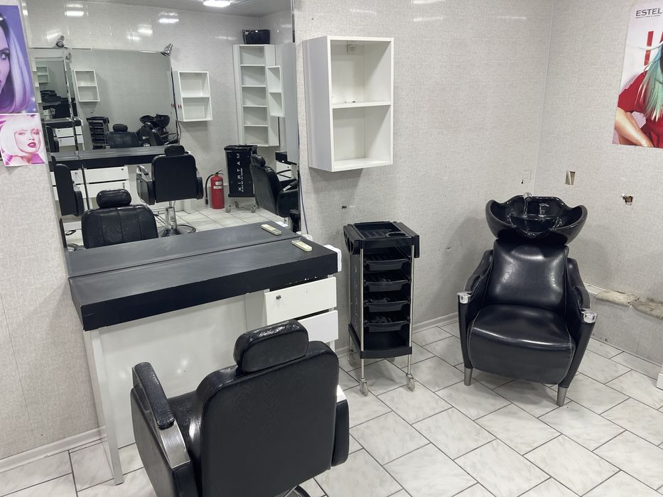 Салон мебель зеркала помощница мойка прикмахерская