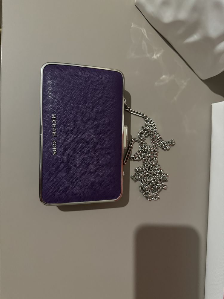 Продается сумка Michael Kors
