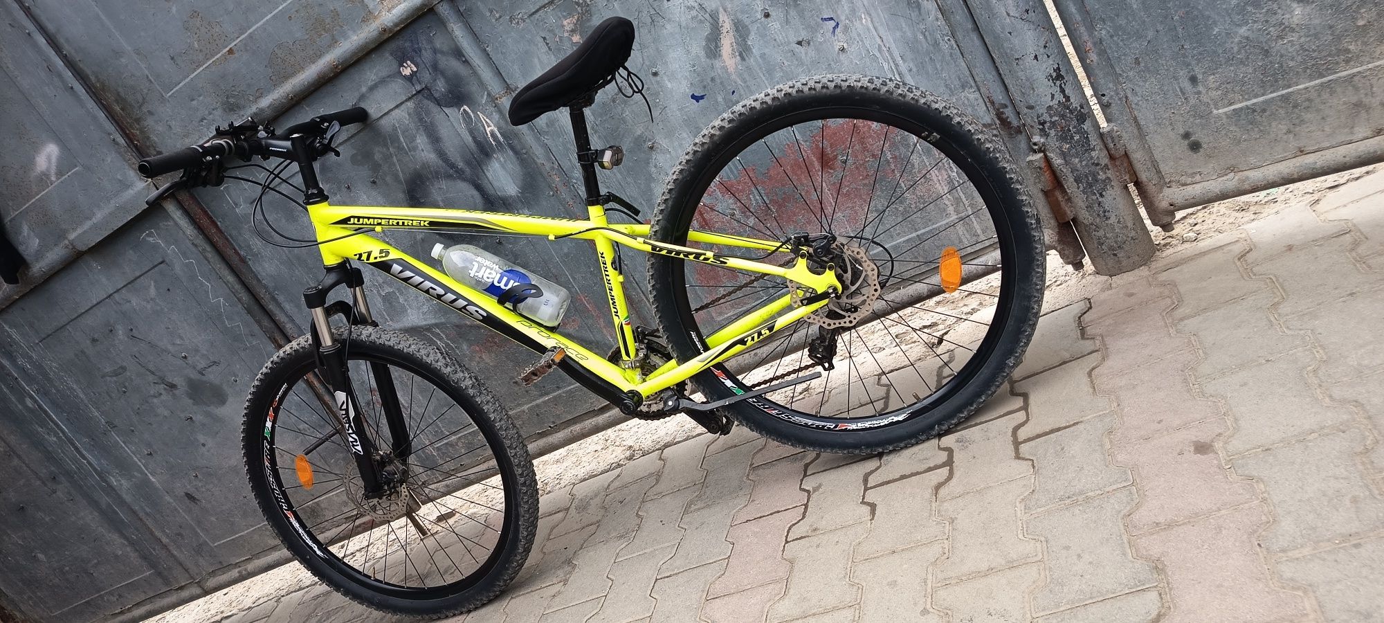 Vând bicicleta jumpertrek 27.5 VIRUS