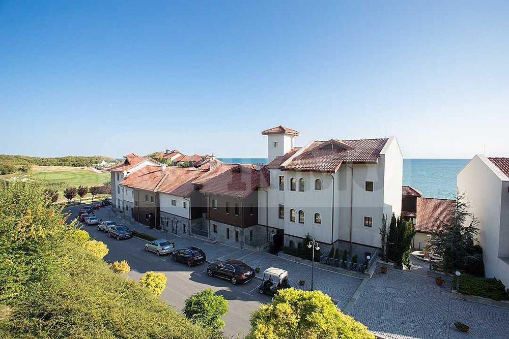 Продава се Двустаен апартамент в с. Топола, Област Добрич - 104 кв.м за 1250 €/кв.м - Снимка #15