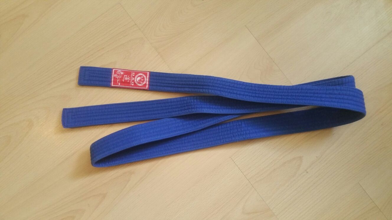 Centura - albastra - karate - arte martiale - lupte - judo