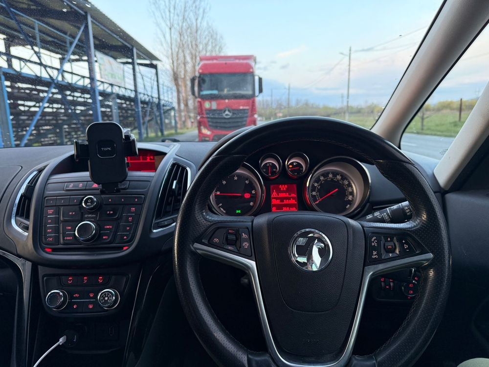 Opel zafira 2.0 diesel 2015