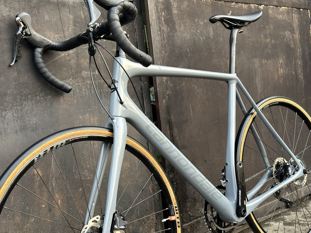 Шосеен велосипед Cannondale synapse Ultegra 2x11