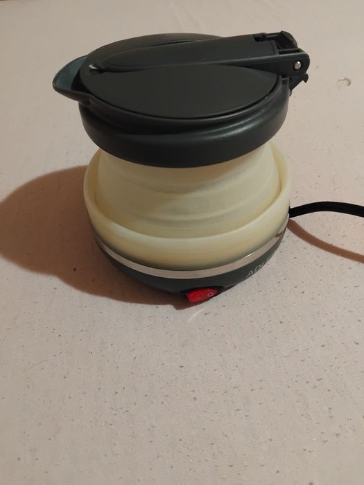 Fierbator de voiaj foarte practic ca nou