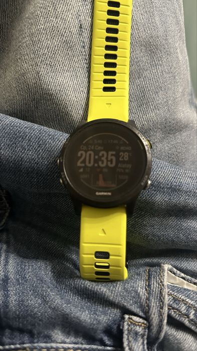 Premium GPS Running/Triathlon Watch FORERUNNER 935 TRI BUNDLE