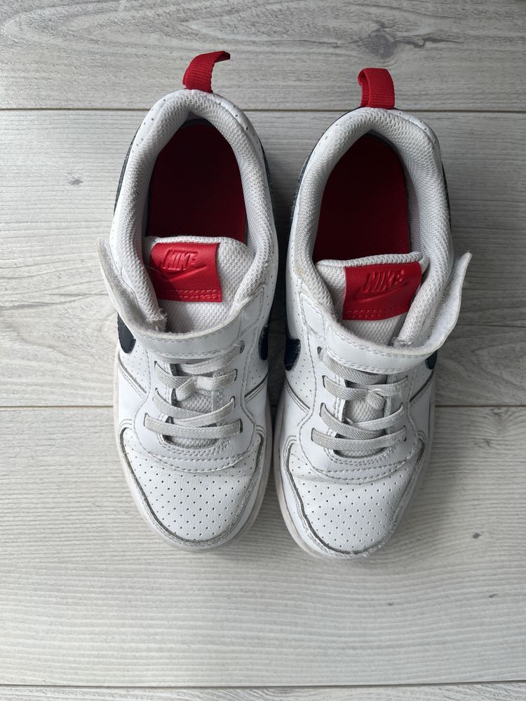 Оригинални кожени кецове/маратонки Nike номер 33