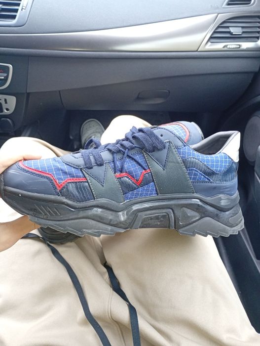 Adidași Guess mărimea 43