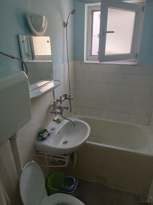 Inchiriez apartament 2 camere chirie