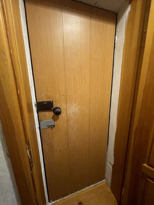 Продам железную дверь!