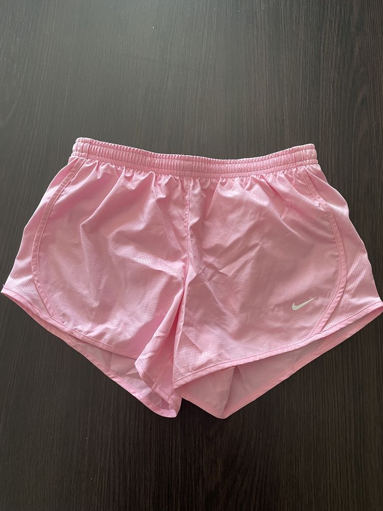Къси панталонки Nike
