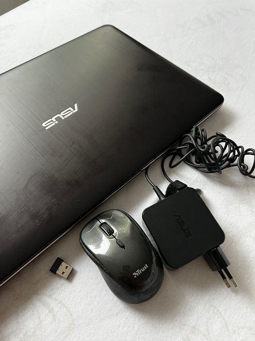 Laptop Asus F540Y Notebook PC