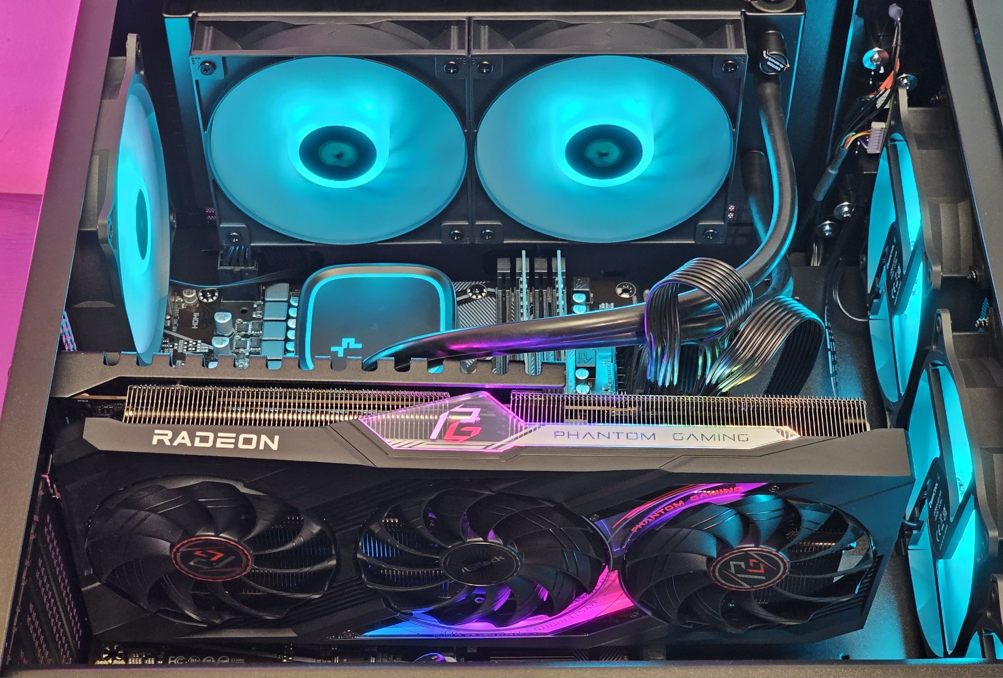Ryzen 7-7800X3D/RX 7800XT 16GB/RAM 32GB/SSD 1TB/Чисто Нов+Гаранция!