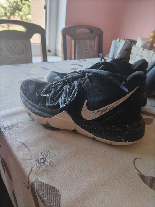 Nike маратонки за баскетбол