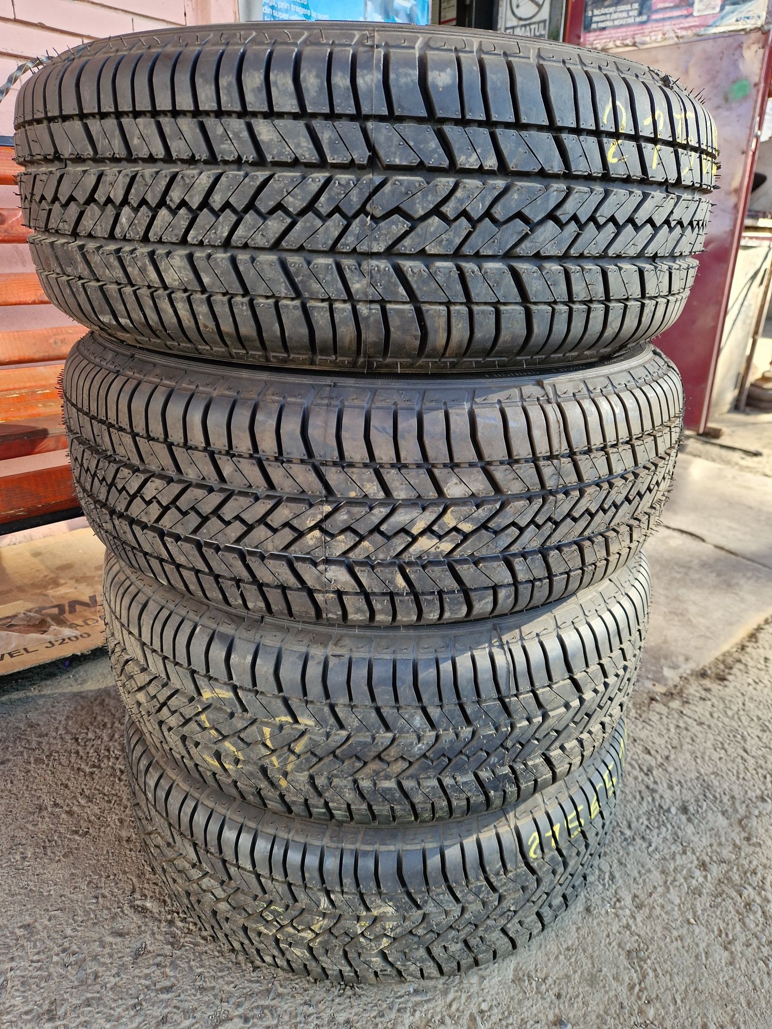 Anvelope 215/65R15