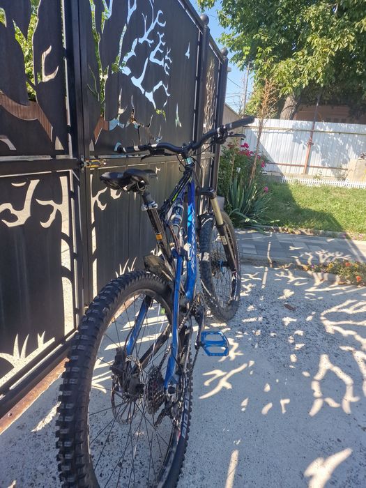 Mountainbike full suspension enduro
