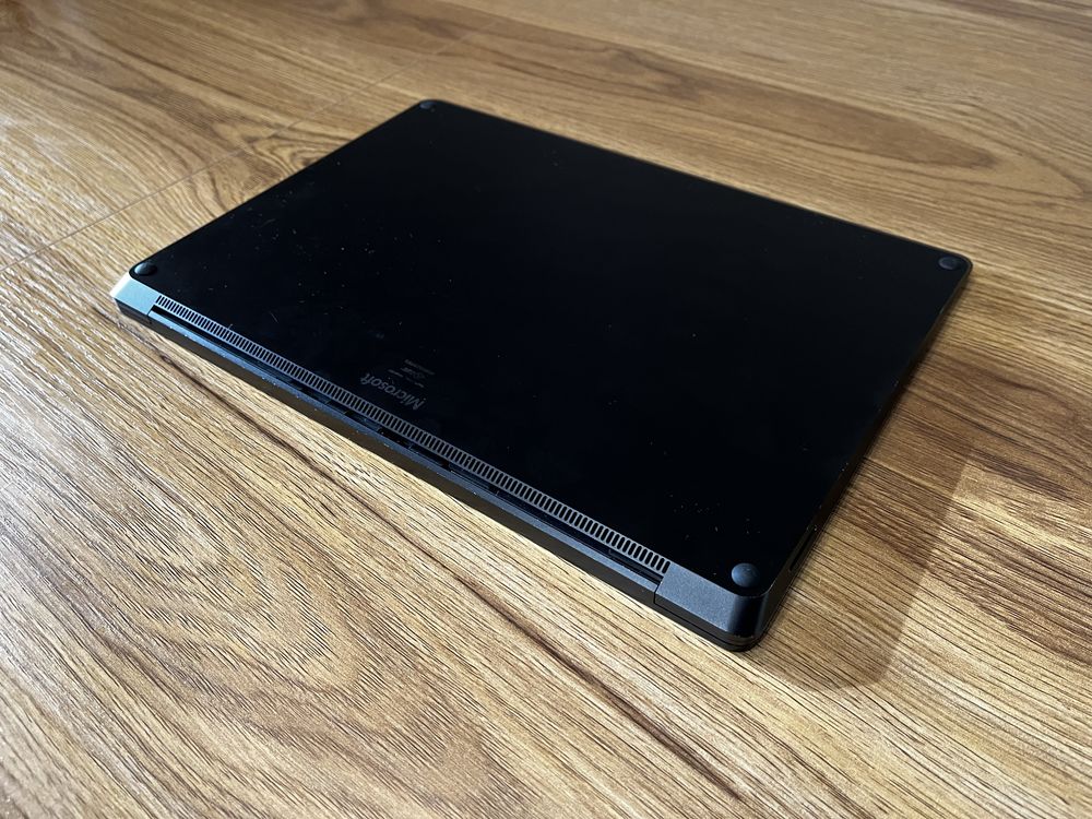 Microsoft Surface Laptop 5 i5-1245u 8gb 256 SSD