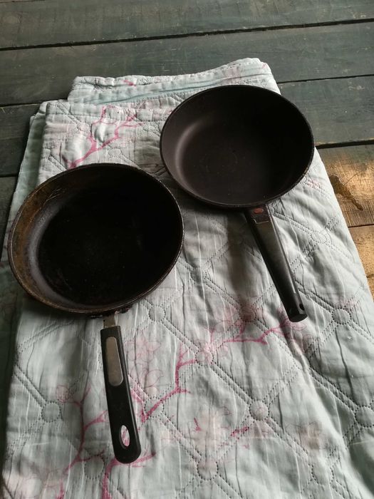 Сковорода  тяжелые 2шт