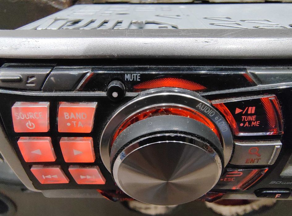 Висок клас ALPINE CDE-9880R USB / CD / MP3