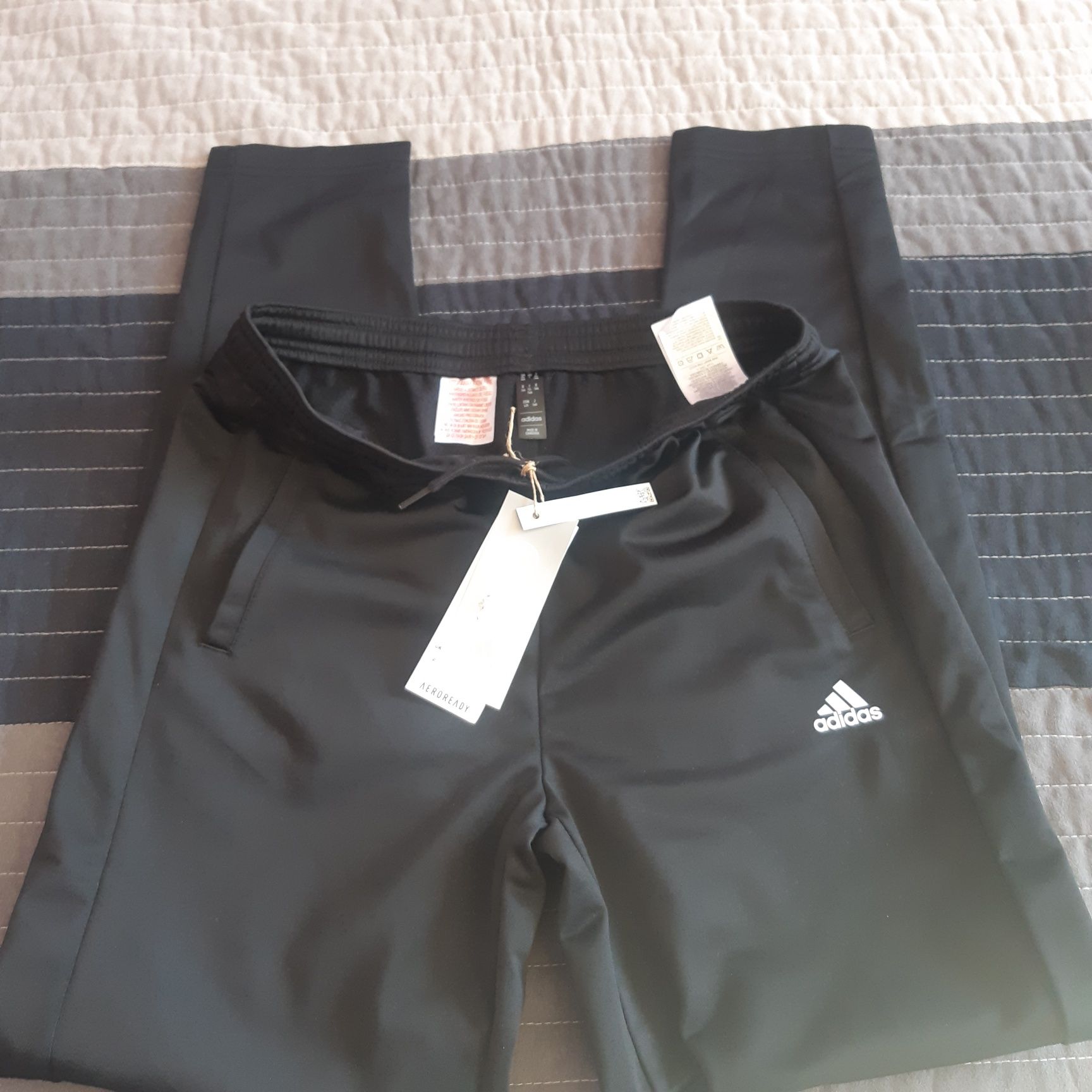 Оригинално долнище Adidas