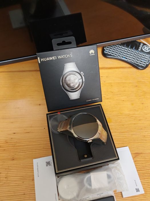 Hauwei watch 5 нов