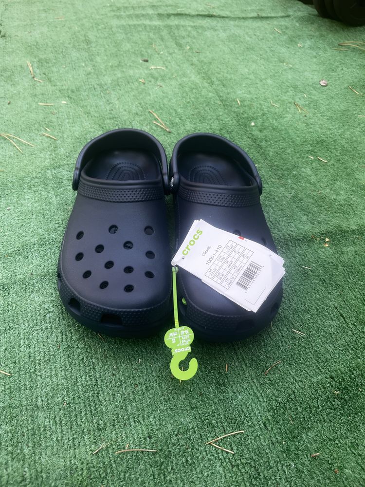 Продавам чисто нови не използвани crocs