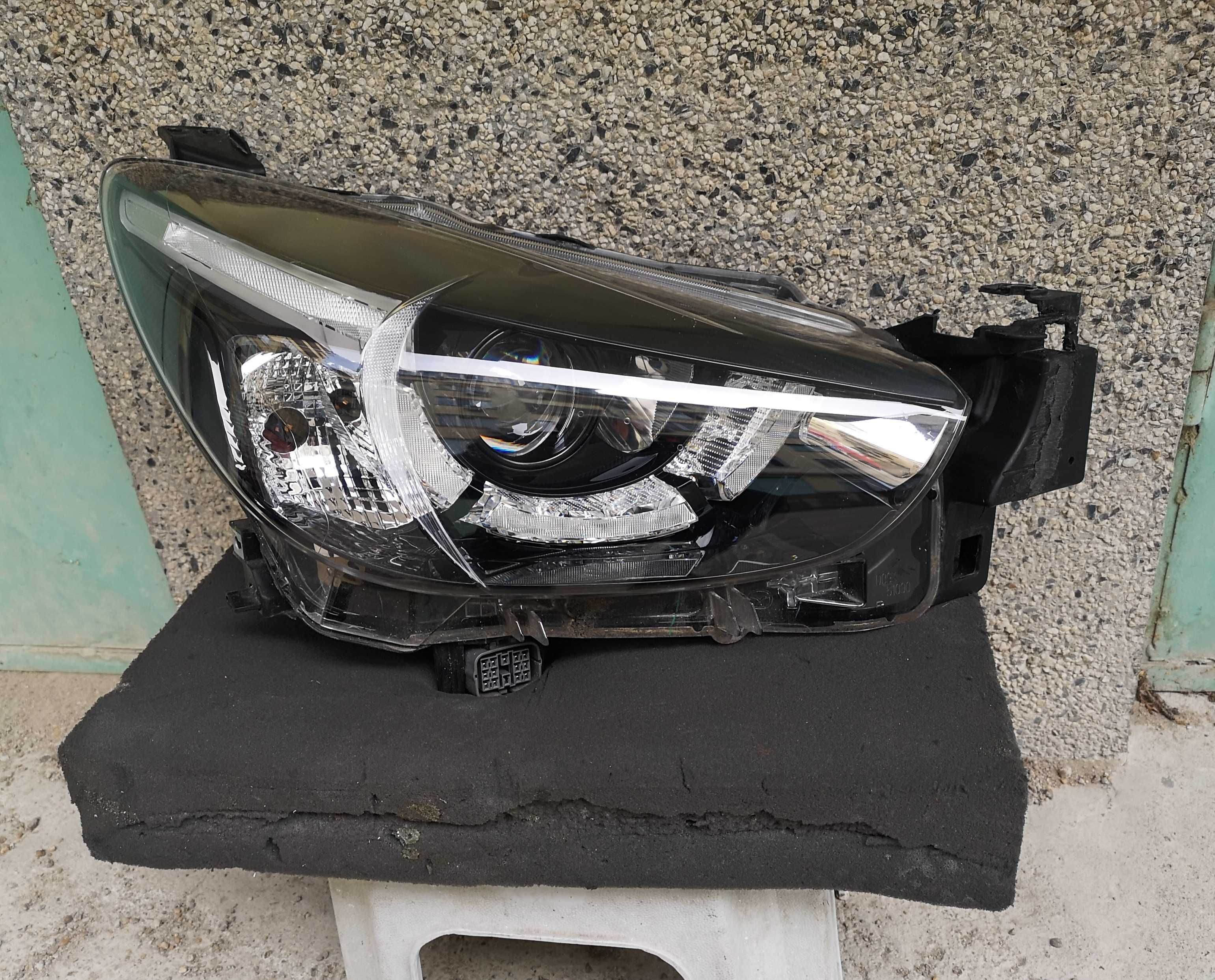 Оригинален фар Ляв Десен  Мазда 2 Mazda 2 Full Led