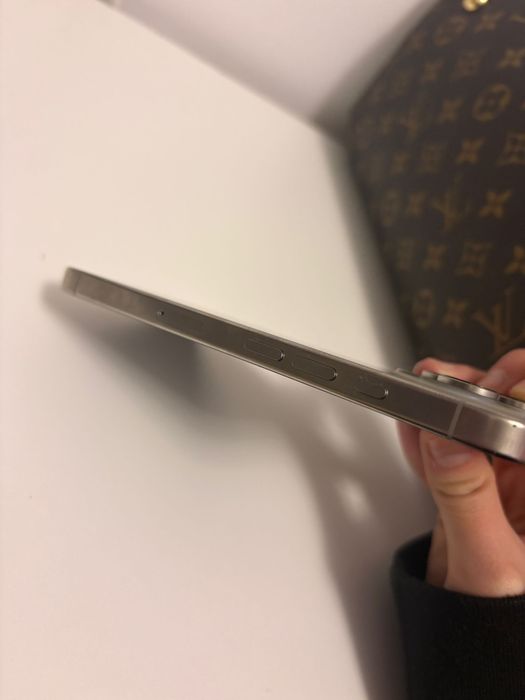 Vand/Schimb iphone 16 pro!