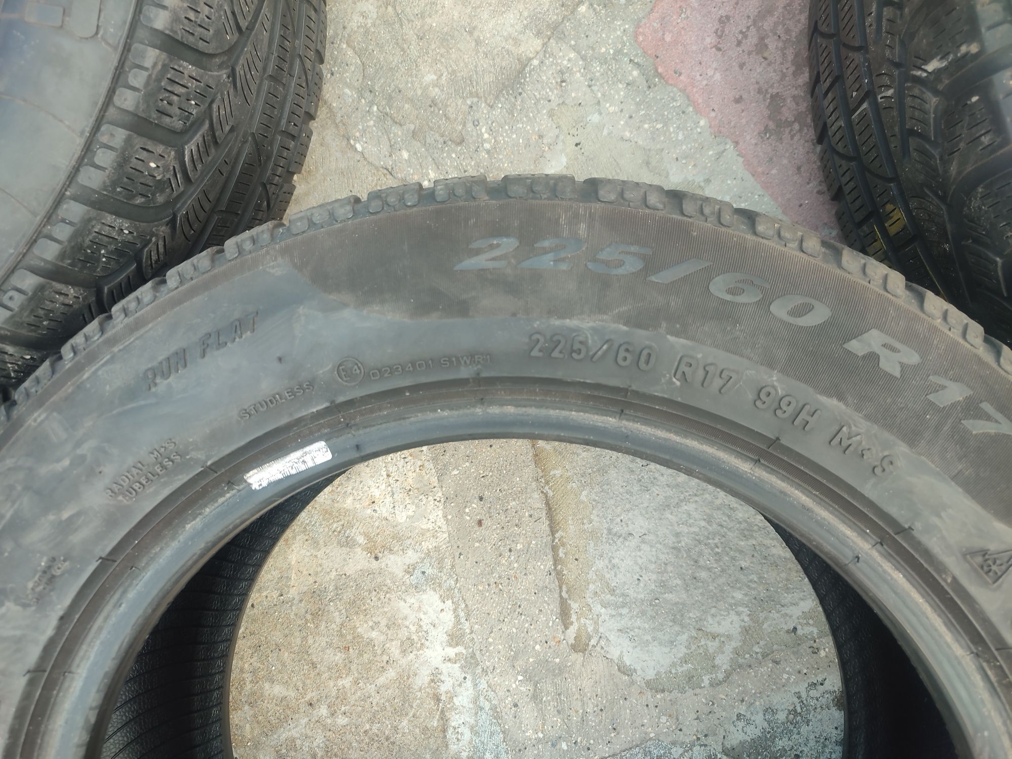 Зимни гуми Pireli 225/60/17! Run flat