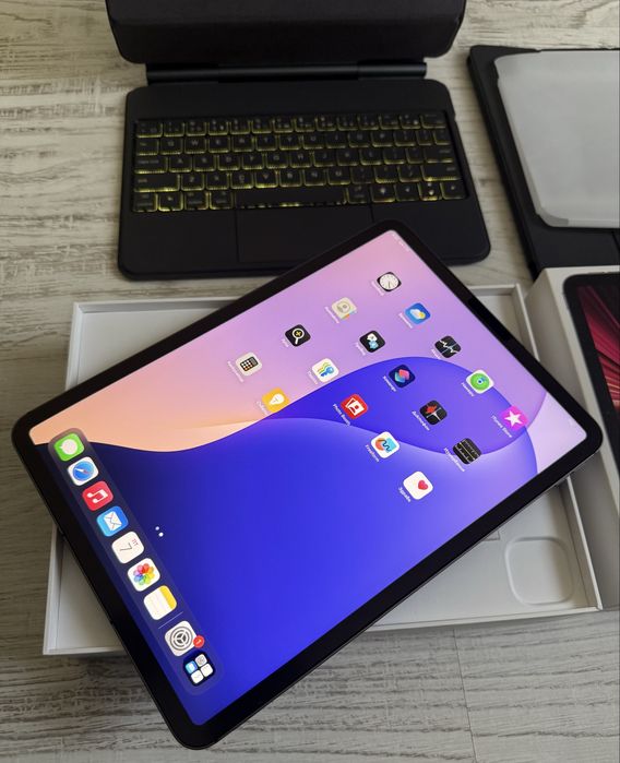Cellular! КАТО НОВ Ipad Pro 11” Space Gray 256GB 3rd Gen ПОДАРЪЦИ