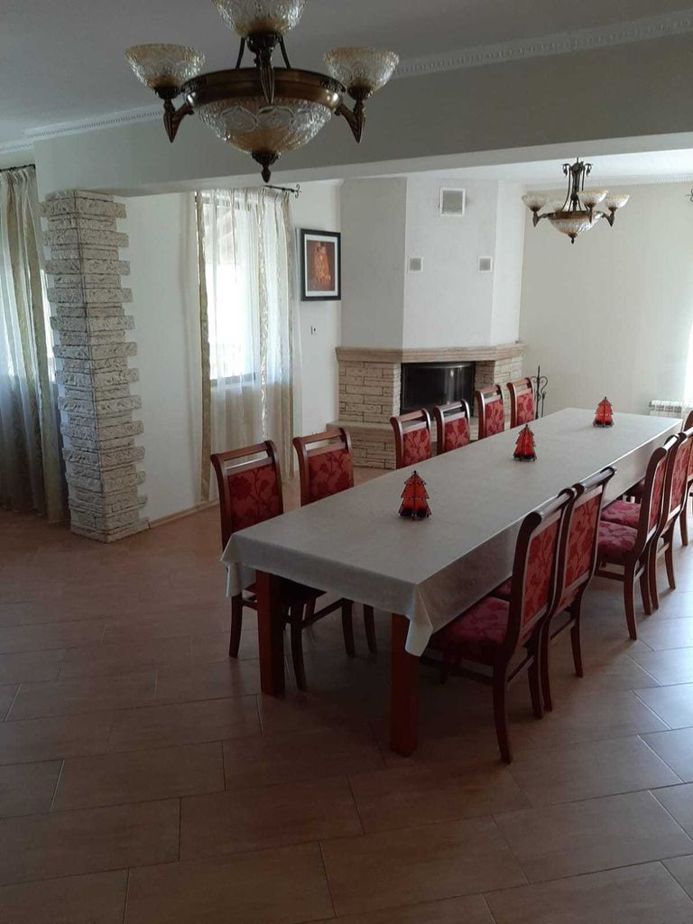 Дава се под наем Къща в Банско - 600 кв.м за 1500 € - Снимка #4