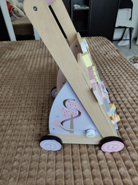 Vând antepremergator lemn