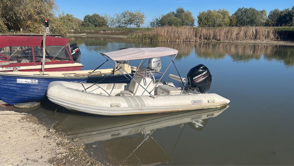 Barca pneumatica promarine cu chila rigida si motor 50cpfabr 2017