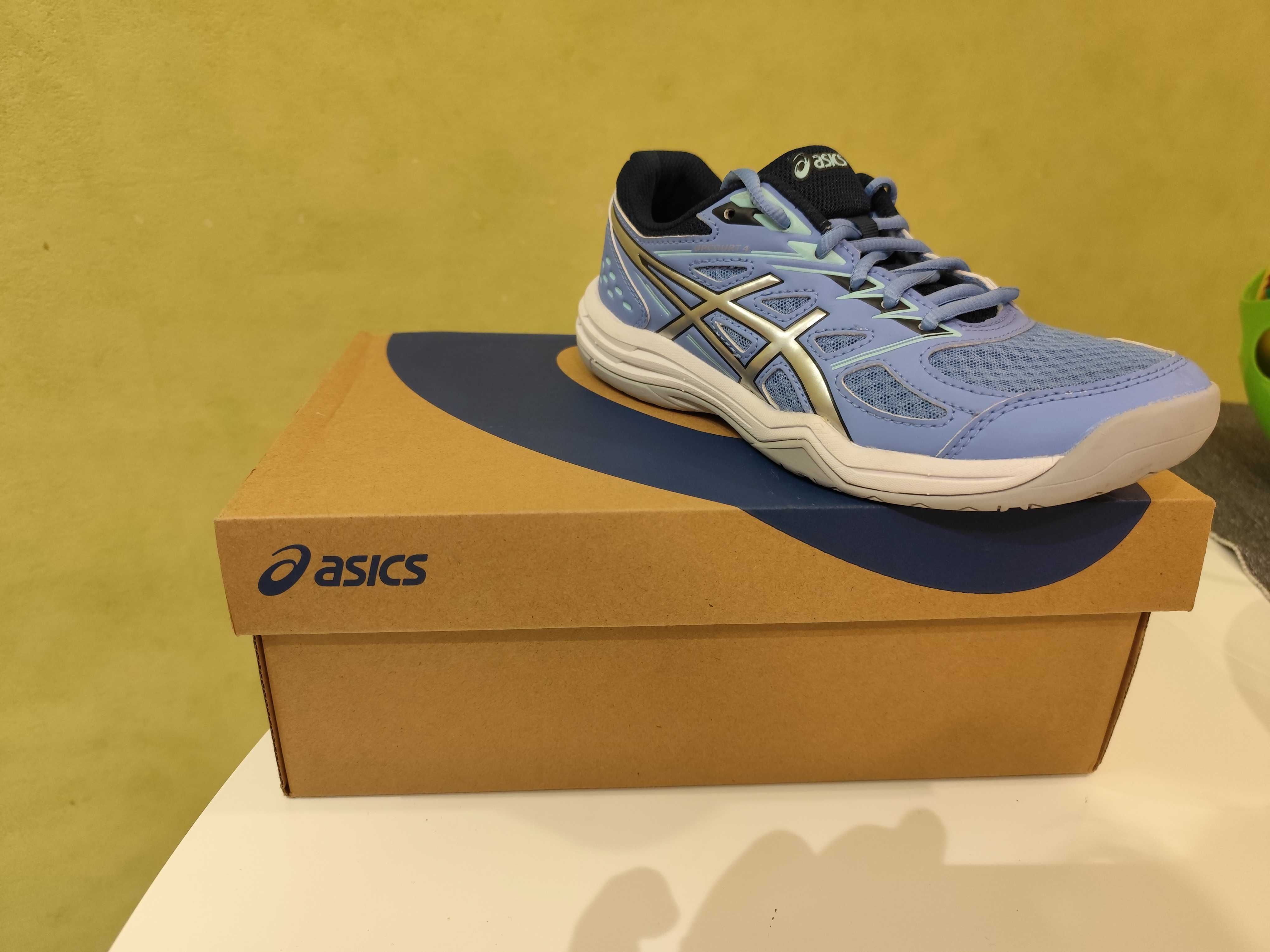 Asics обувки за зала